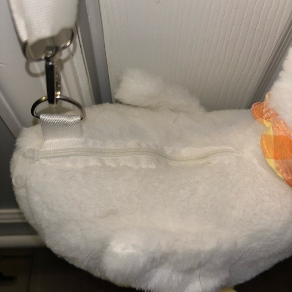 POCKETBOOK GOOSE TO HOLDS CHILDS TREASURES 12”H ZIPPER ADJUSTABLE STRAP - Picture 3 of 14